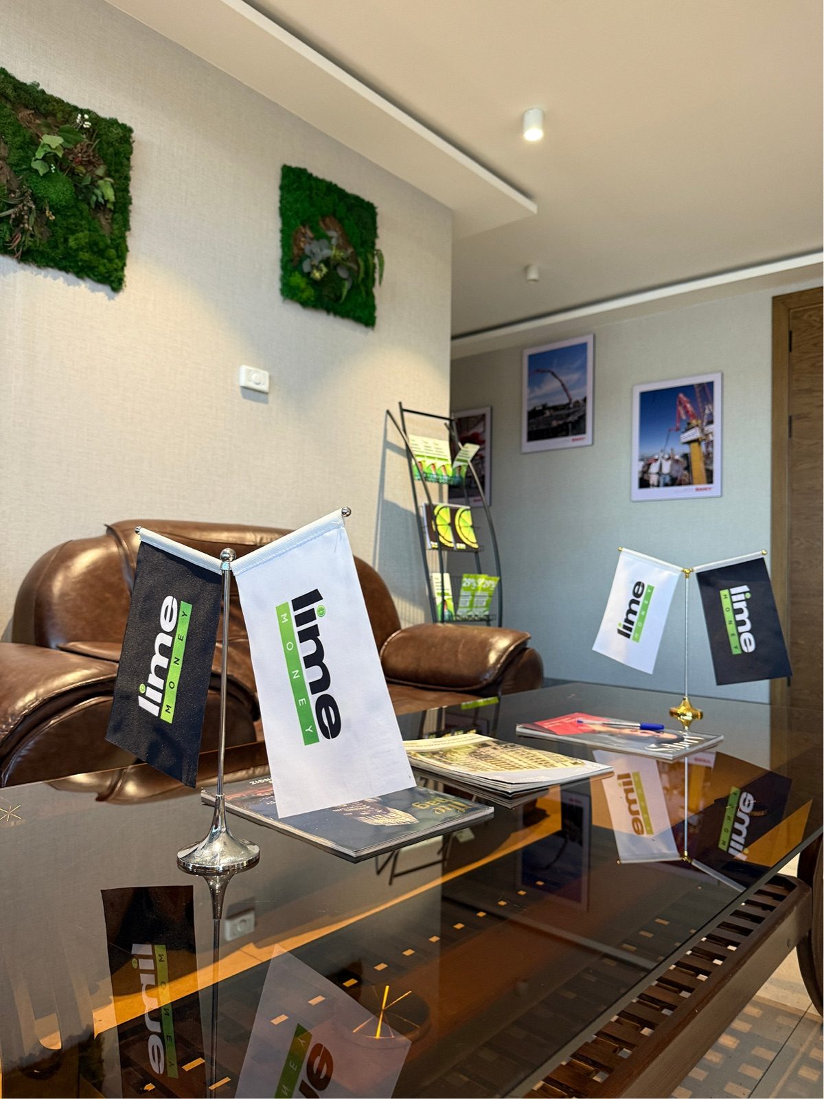 Комната ожидания клиентов Lime Money